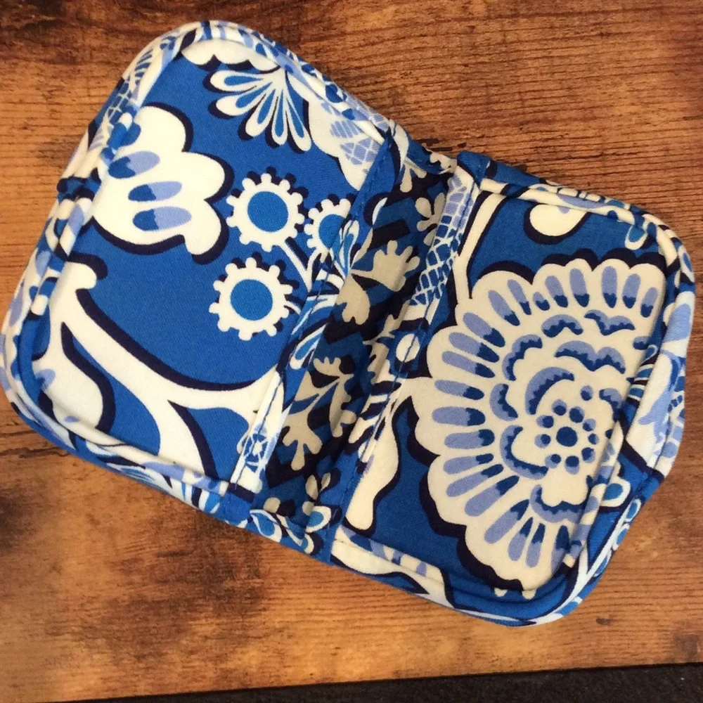 Vera Bradley coin pouch - Picture 3 of 3
